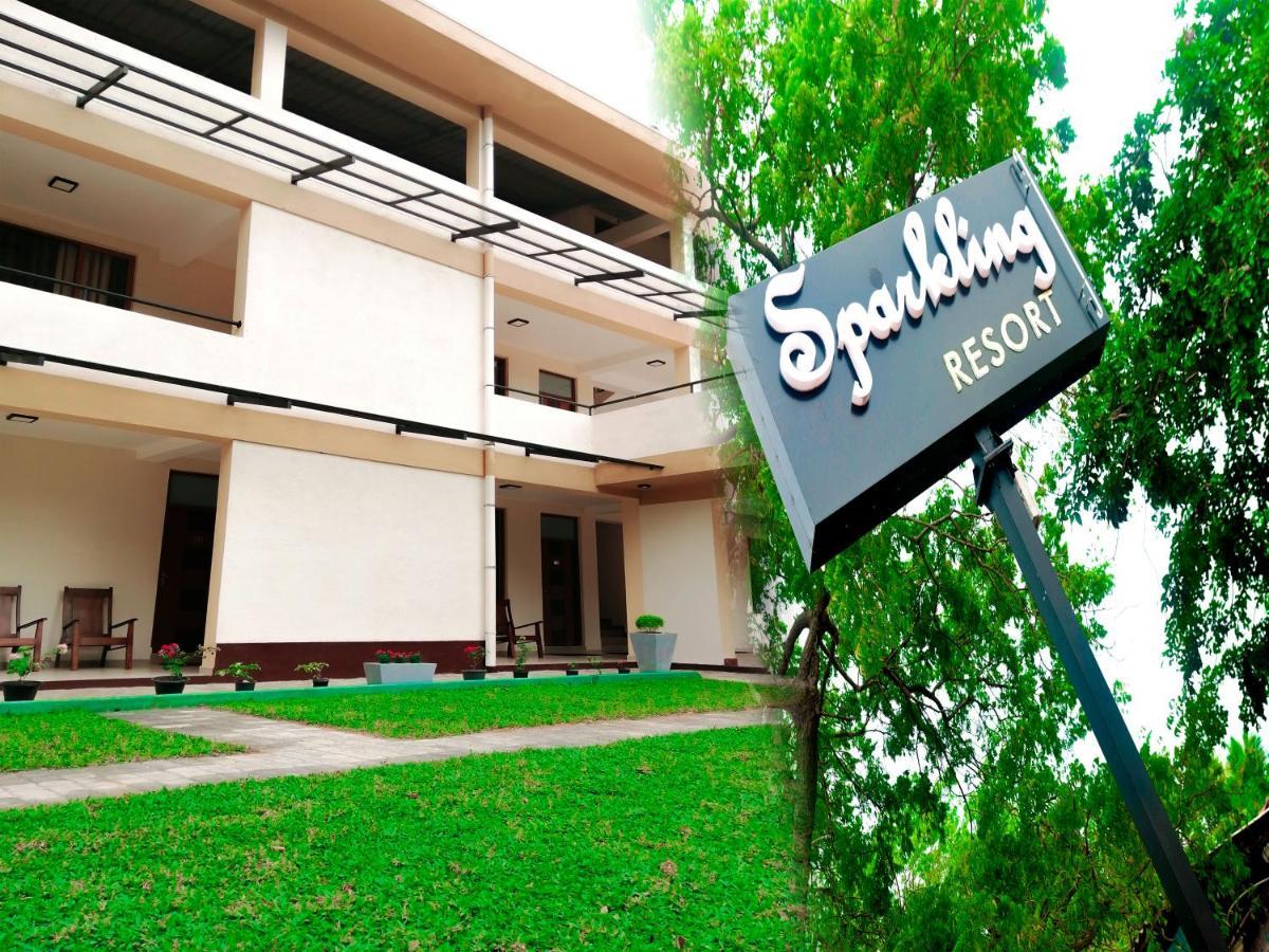Sparkling Resort Катарагама Экстерьер фото