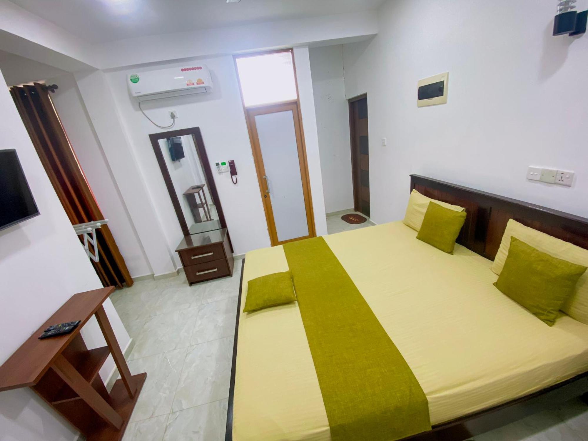 Sparkling Resort Катарагама Экстерьер фото