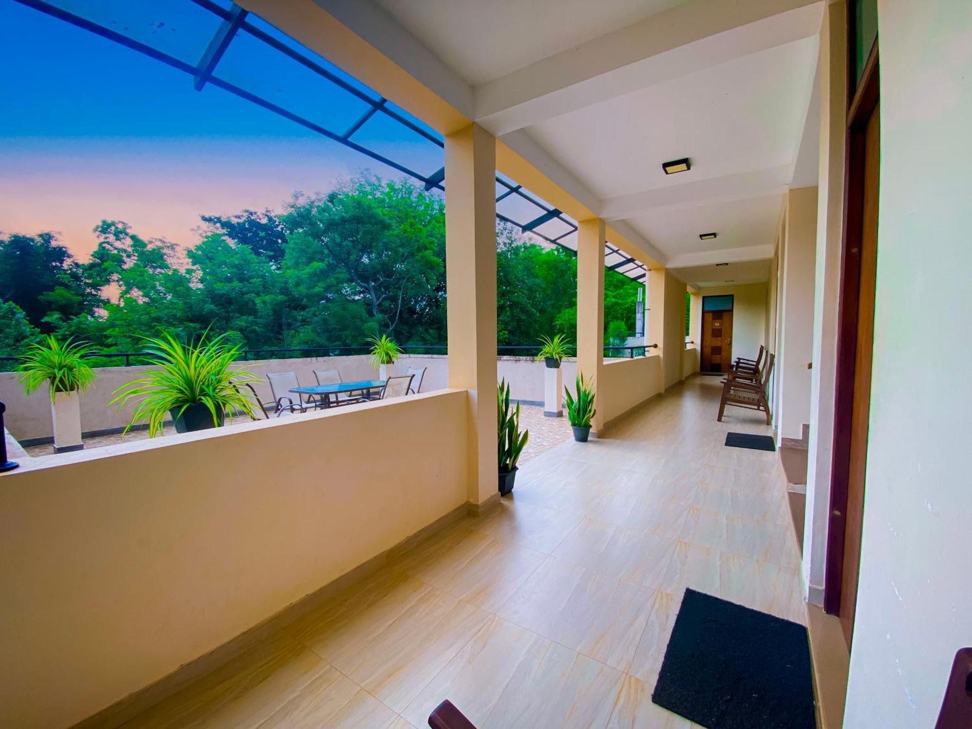 Sparkling Resort Катарагама Экстерьер фото