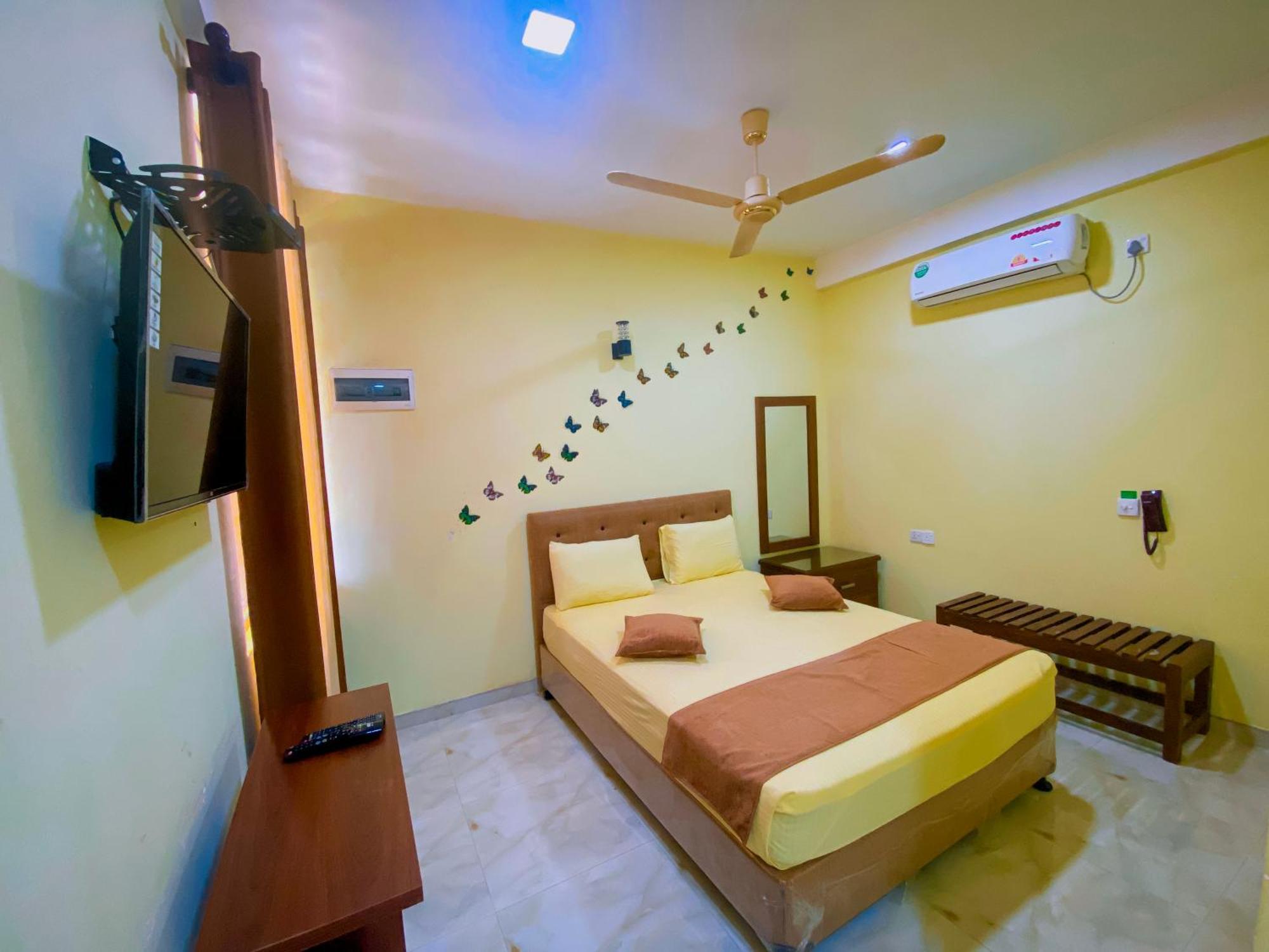 Sparkling Resort Катарагама Экстерьер фото